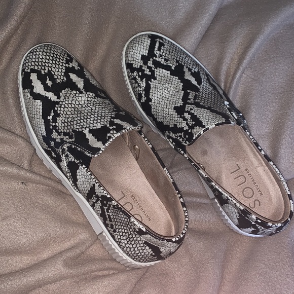 SOUL Naturalizer Trisha Python Print Loafers — 8 — Like New! - Picture 4 of 9